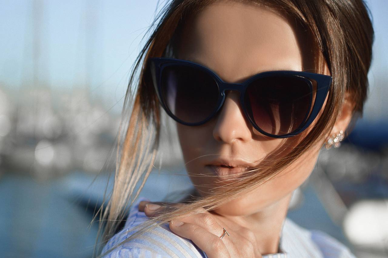 Woman-Blue-Sunglasses-1280x853